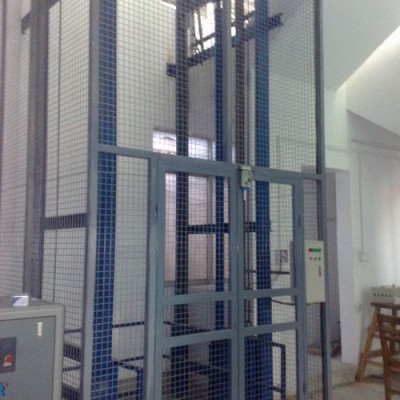 河北液压升降台导轨链条式提升机厂房专用电梯生产定制