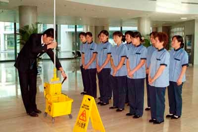 广州市价格低的保洁公司白云区机场路办公室保洁服务提供清洁阿姨